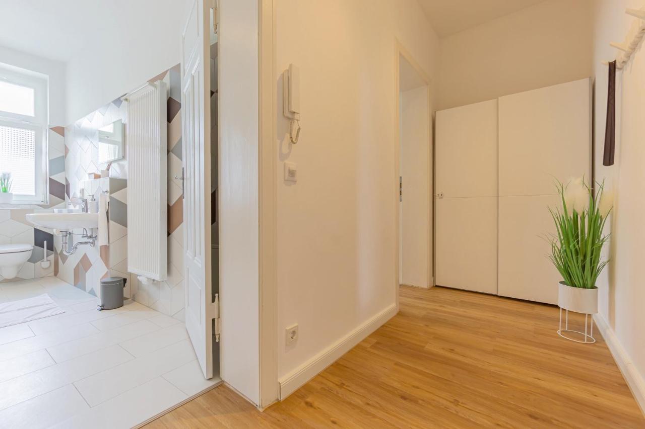 Modernes Apartment - Zentral, Ruhig, Wlan, Netflix, Kueche, Schreibtisch, Parkplatz, Waschtrockner Cottbus Exterior foto