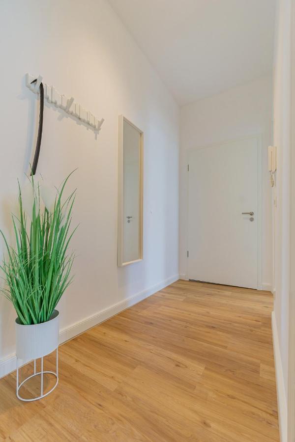 Modernes Apartment - Zentral, Ruhig, Wlan, Netflix, Kueche, Schreibtisch, Parkplatz, Waschtrockner Cottbus Exterior foto