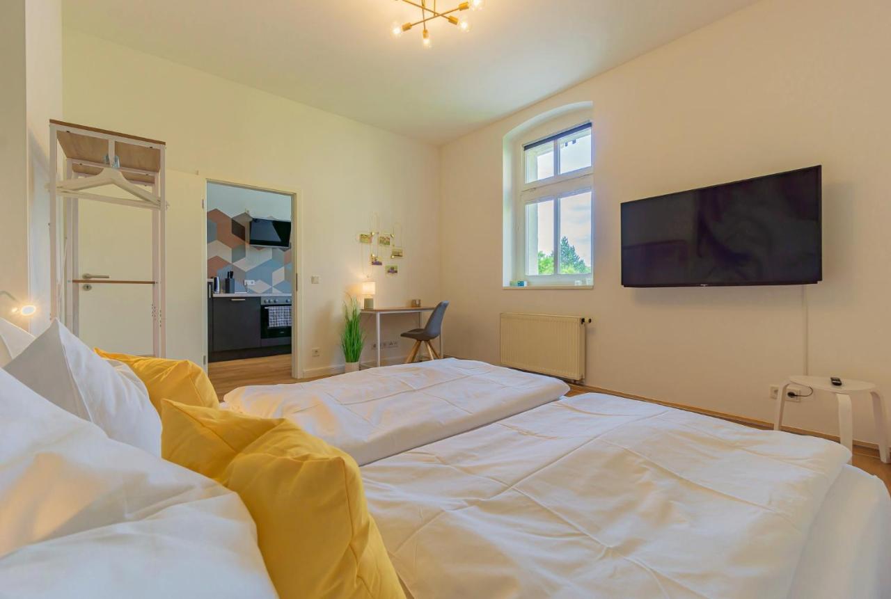 Modernes Apartment - Zentral, Ruhig, Wlan, Netflix, Kueche, Schreibtisch, Parkplatz, Waschtrockner Cottbus Exterior foto
